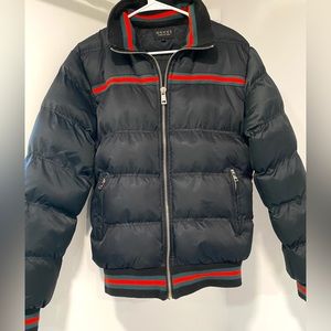 Size large womens Gucci puffy coat/jacket